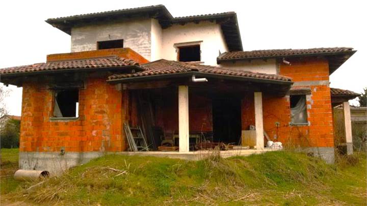 CONFIENZA – CASA INDIPENDENTE AL RUSTICO 