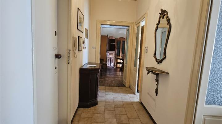 NOVARA SAN MARTINO DUE LOCALI CON BOX